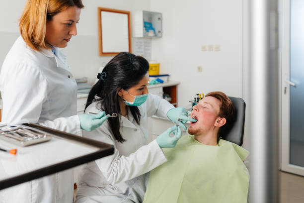 Best Holiday Emergency Dentist in Cottonwood Shores, TX